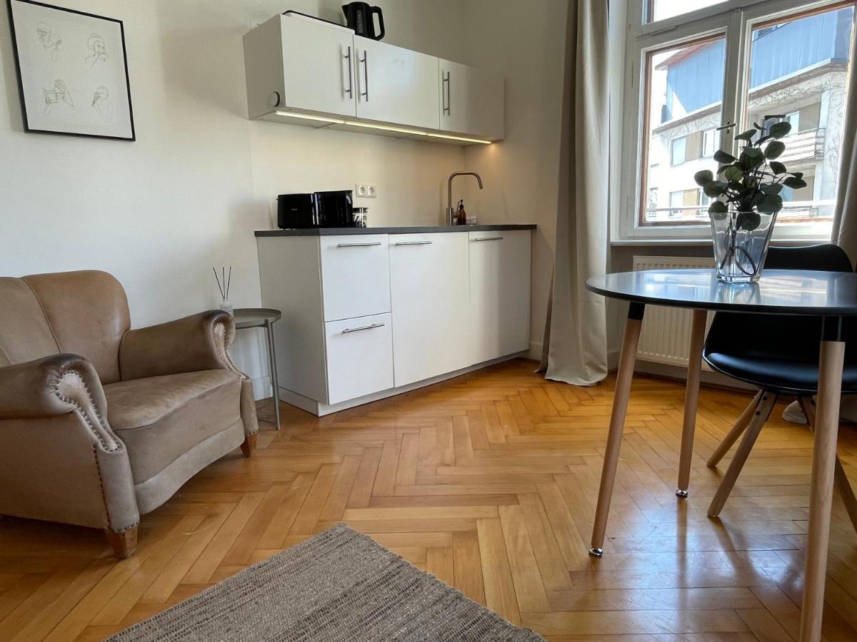 Bodensee Rooms ロッハウ・バイ・ブレゲンツ エクステリア 写真
